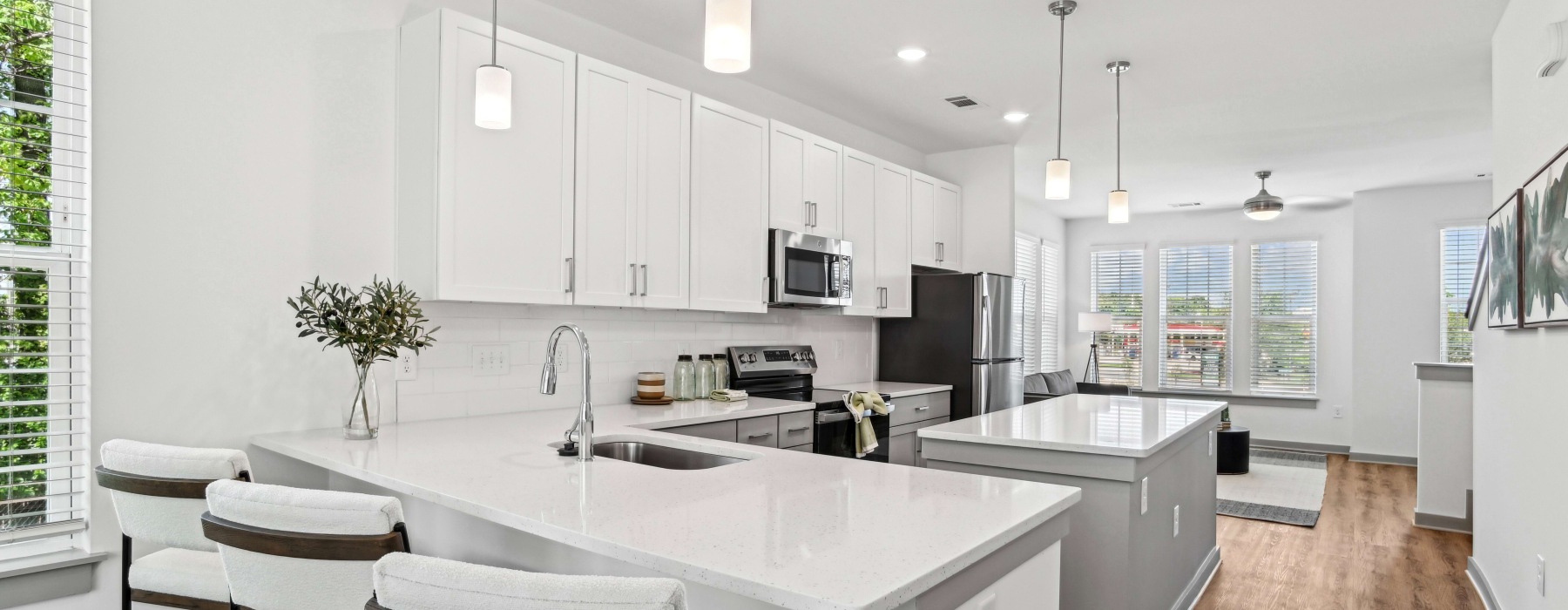 Gourmet Kitchens With Eat-In Islands